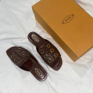 Tod’s Vele Laccetto Embellished Lace-up Leather Sandals in Brown, Size 37